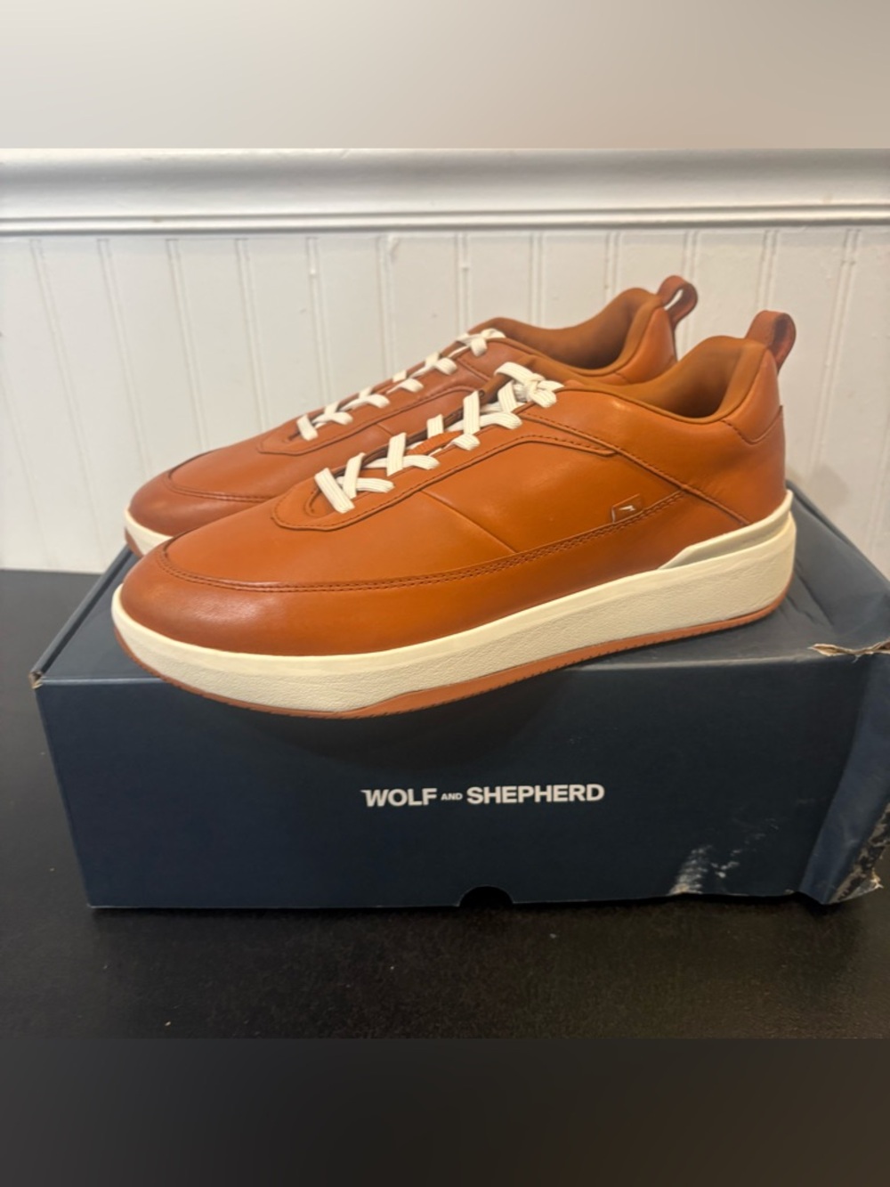 WOLF and SHEPHERD Men's Baller One Sport Lace Up Sneakers Honey Brown